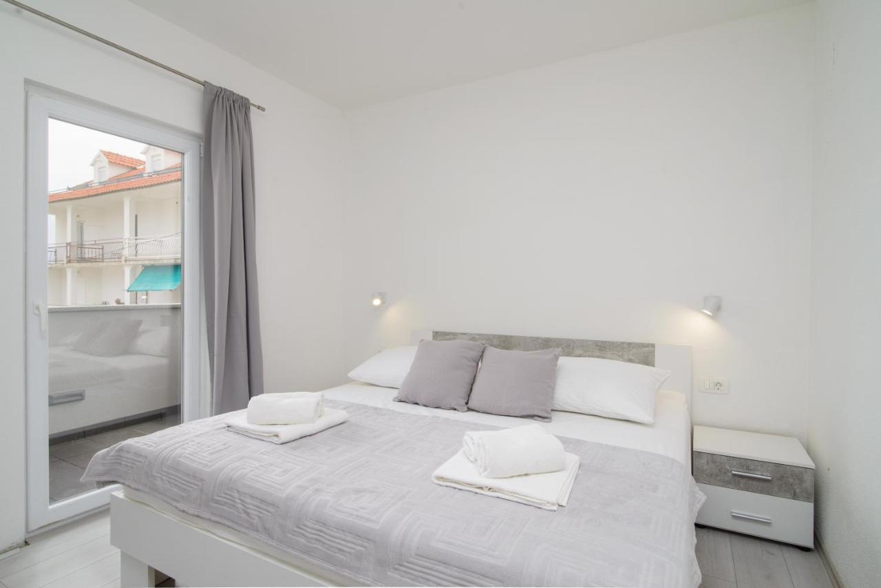 Apartments Pelja Trogir Buitenkant foto
